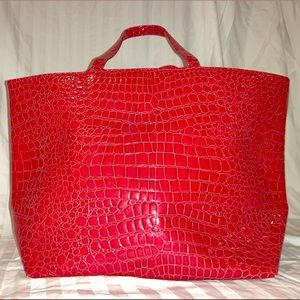 RED ‘Bath&Body Works’. Authentic & NEW